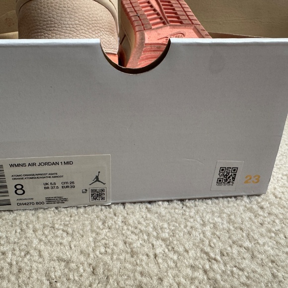 WMNS AIR JORDAN 1 MID ATOMIC ORANGE/APRICOT AGATE ORANGE ATOMIQUE/AGATHE ABRICO - Picture 4 of 5